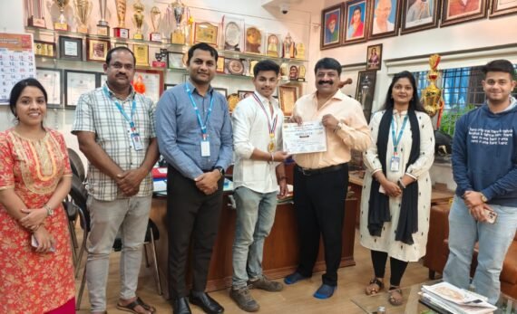 Soham Suryawanshi, TYBBA the winner of Spot Photography Competition at Jallosh Intercollegiate Youth Festival organsied by SPPU appreciated by Principal Dr. Kishor Nikam and Academic Coordinator Dr. Ganesh Patar