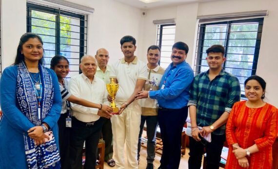 Winners of Jallosh Intercollegiate Youth Festival organised by SPPU appreciated by President, Marathwada Mitra Mandal, B. G. Jadhav sir and Executive Committee Member Shri. Tej Nivalikar sir